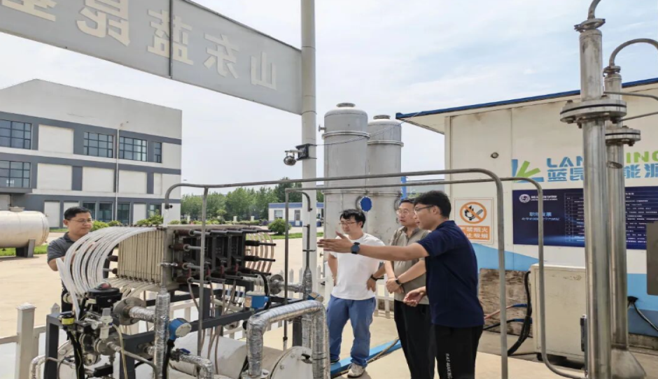 蓝昆氢能与中石化青岛炼化联合突围：海水漂浮式光伏孤网直连制氢